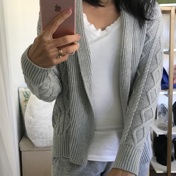 Gap knit gray cardigan sweater - Picture 2 of 12